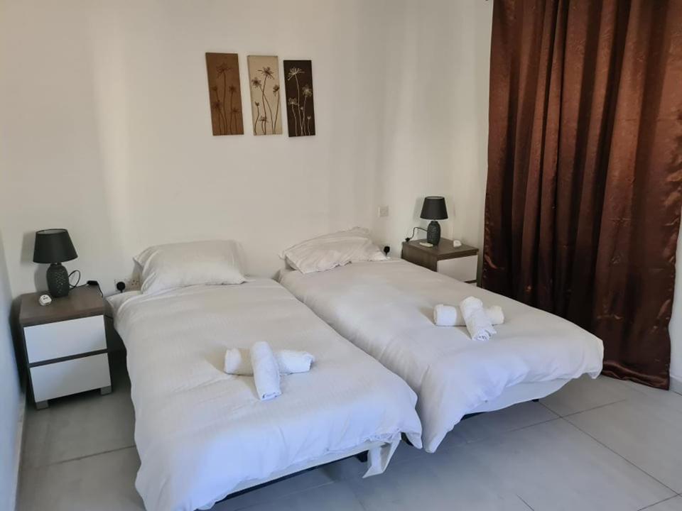 St Julians Central 2 Bedroom Apartment San Ġiljan Buitenkant foto